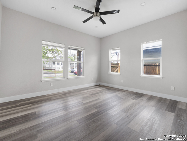 Image 20 of 27 For 130 Vitra Pl