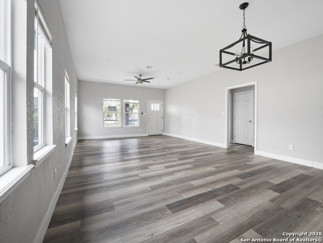 Image 8 of 27 For 130 Vitra Pl