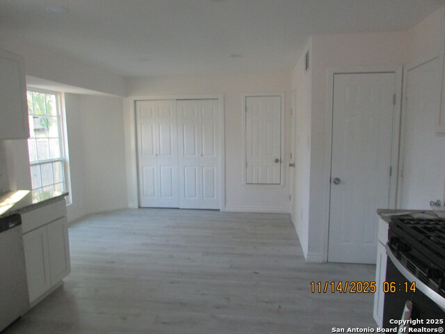 Image 10 of 39 For 5243 Fountain Lk