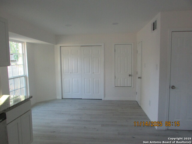 Image 11 of 39 For 5243 Fountain Lk