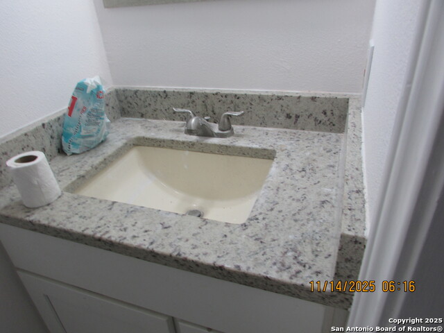 Image 15 of 39 For 5243 Fountain Lk