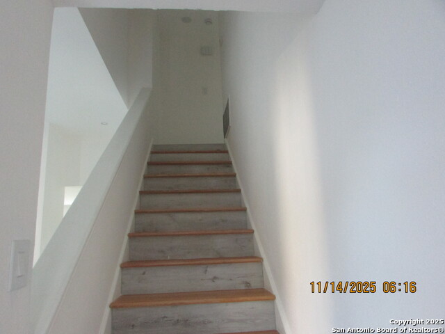 Image 18 of 39 For 5243 Fountain Lk