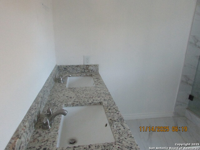 Image 34 of 39 For 5243 Fountain Lk