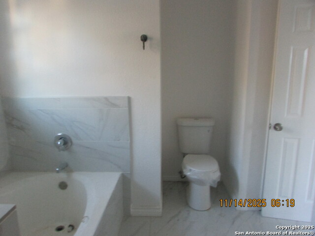 Image 36 of 39 For 5243 Fountain Lk