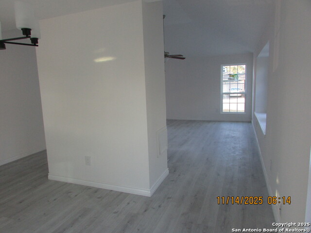 Image 8 of 39 For 5243 Fountain Lk