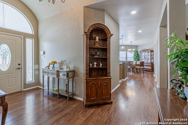 Image 14 of 96 For 323 Shannon Ridge Dr.