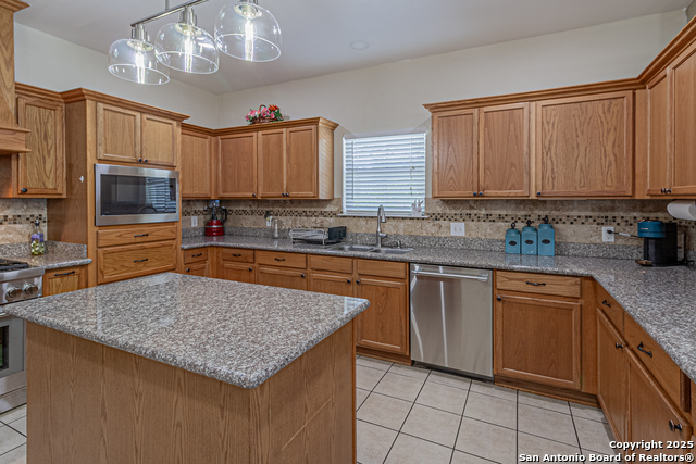 Image 22 of 96 For 323 Shannon Ridge Dr.