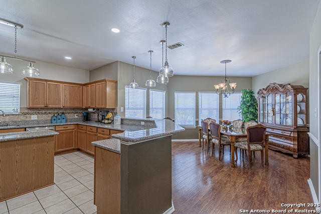 Image 23 of 96 For 323 Shannon Ridge Dr.