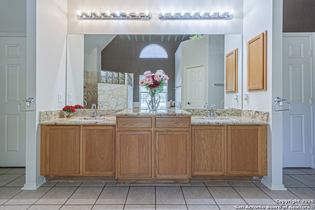 Image 42 of 96 For 323 Shannon Ridge Dr.