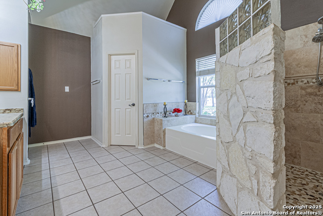 Image 45 of 96 For 323 Shannon Ridge Dr.