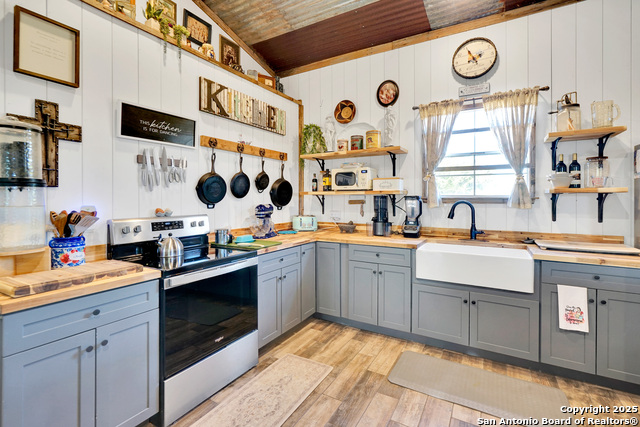 Listing photo id 8 for 125 Valencia