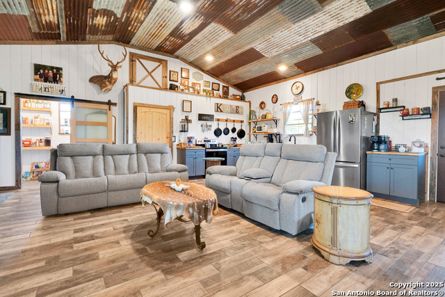 Listing photo id 11 for 125 Valencia