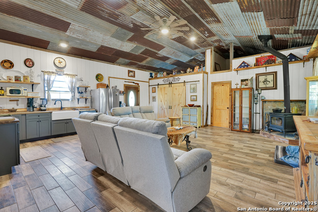 Listing photo id 14 for 125 Valencia