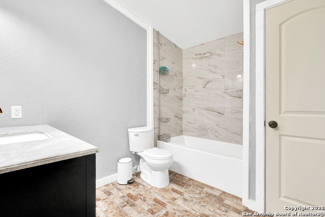 Listing photo id 33 for 125 Valencia