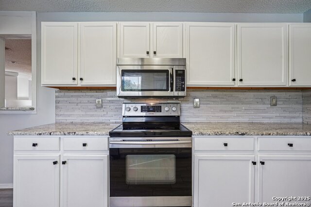 Image 10 of 39 For 307 Clover Creek