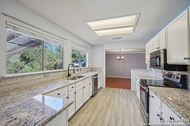 Image 11 of 39 For 307 Clover Creek