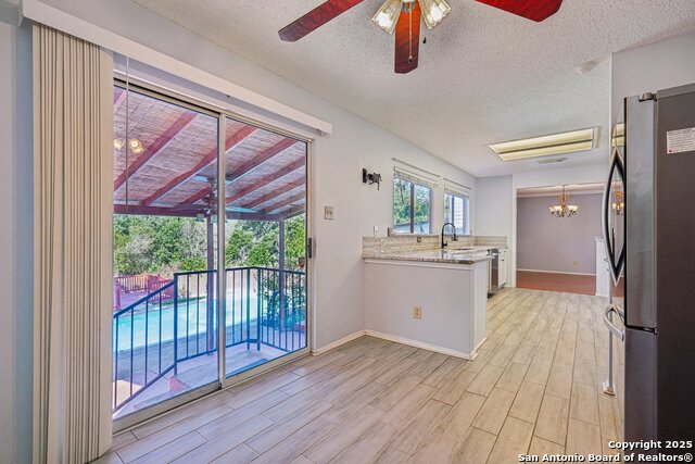 Image 13 of 39 For 307 Clover Creek