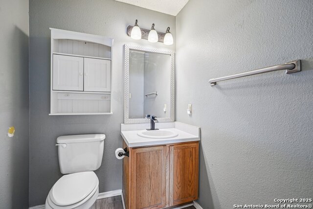 Image 14 of 39 For 307 Clover Creek