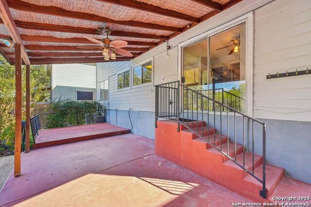 Image 27 of 39 For 307 Clover Creek