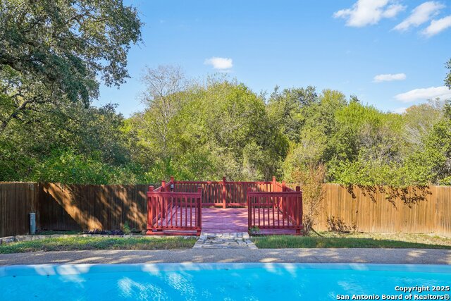 Image 29 of 39 For 307 Clover Creek