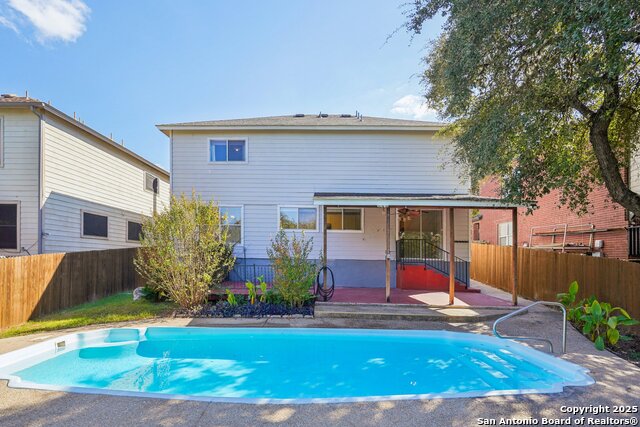 Image 30 of 39 For 307 Clover Creek