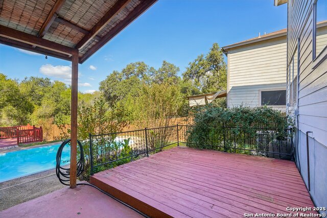 Image 31 of 39 For 307 Clover Creek