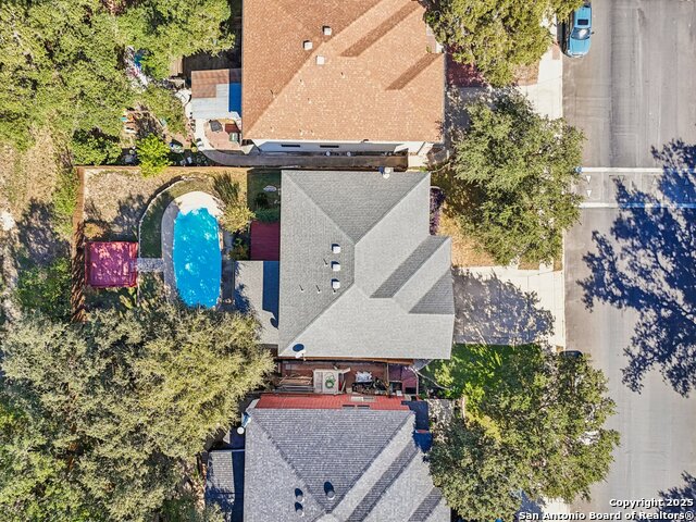 Image 36 of 39 For 307 Clover Creek