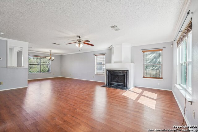 Image 5 of 39 For 307 Clover Creek