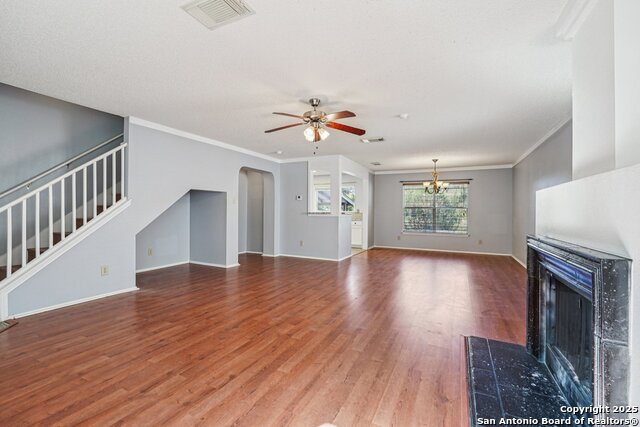 Image 6 of 39 For 307 Clover Creek