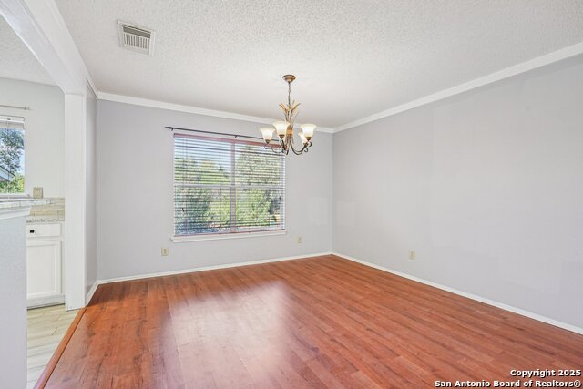 Image 8 of 39 For 307 Clover Creek