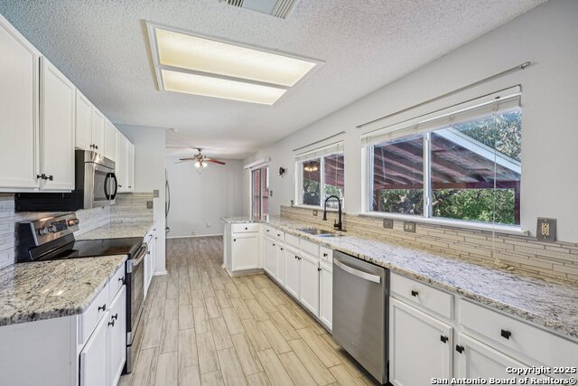 Image 9 of 39 For 307 Clover Creek