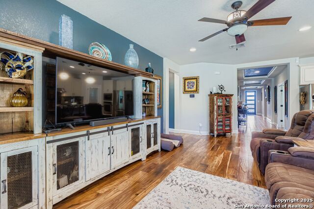 Image 16 of 28 For 28014 Amalfi