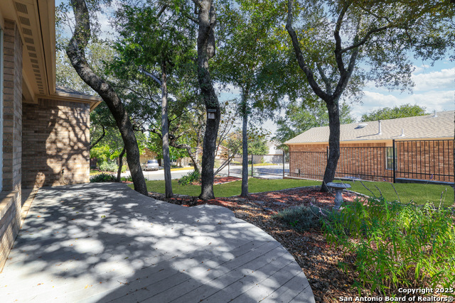 Image 34 of 44 For 4550 Jarrell