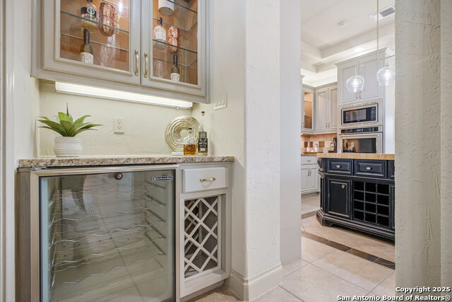 Image 19 of 61 For 19727 Folonari