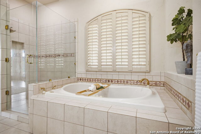 Image 25 of 61 For 19727 Folonari