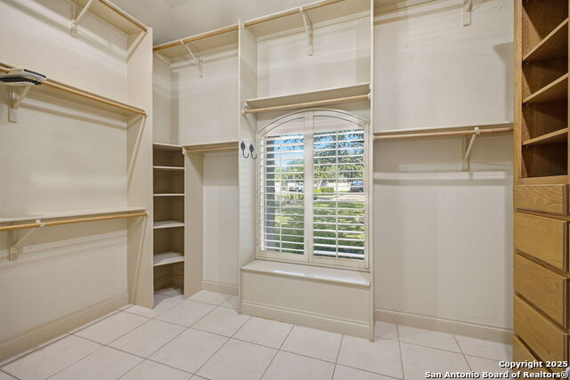 Image 26 of 61 For 19727 Folonari