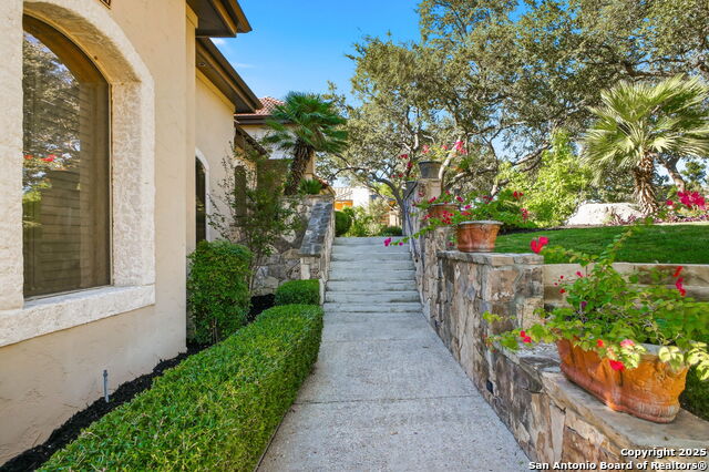 Image 35 of 61 For 19727 Folonari