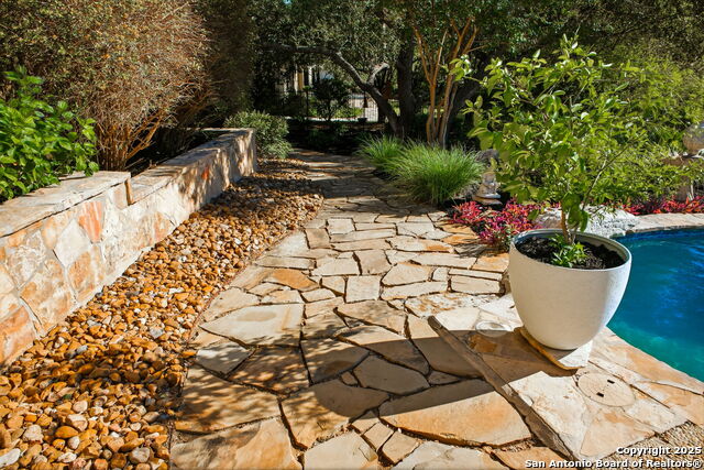 Image 42 of 61 For 19727 Folonari