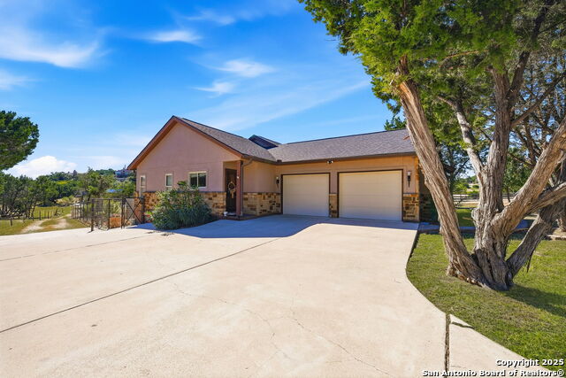 Listing photo id 0 for 6510 Cheyenne