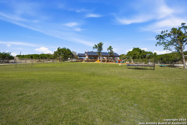 Listing photo id 30 for 6510 Cheyenne