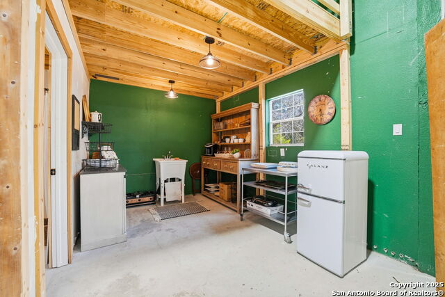 Listing photo id 34 for 6510 Cheyenne