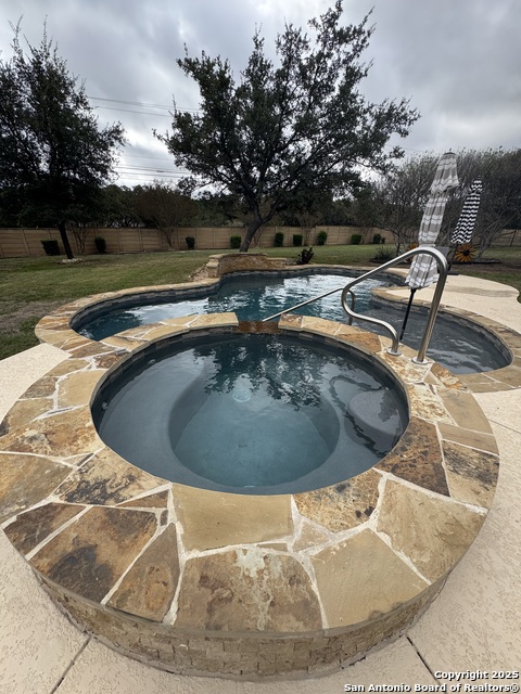 Image 29 of 38 For 8532 Verano