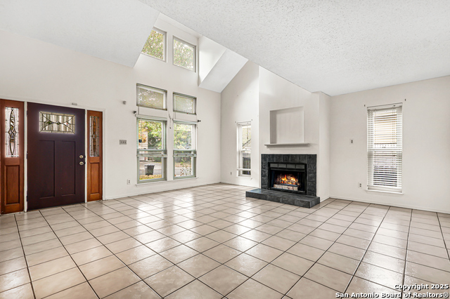 Image 3 of 18 For 2533 Montebello