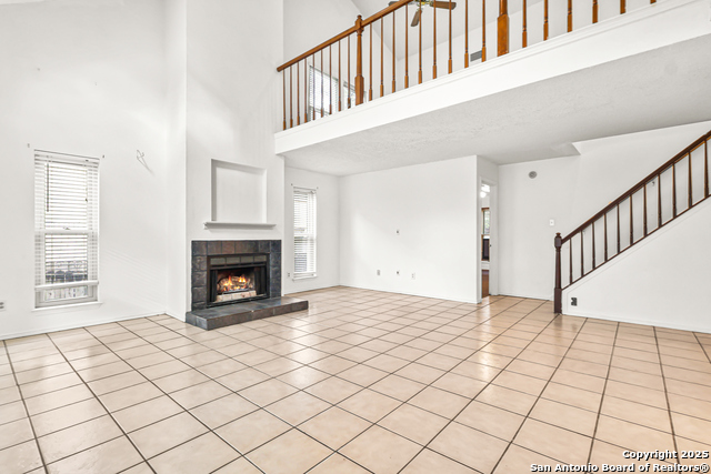 Image 4 of 18 For 2533 Montebello