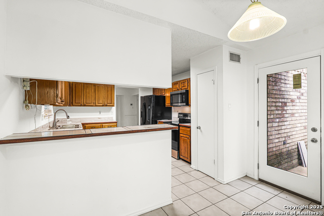 Image 6 of 18 For 2533 Montebello