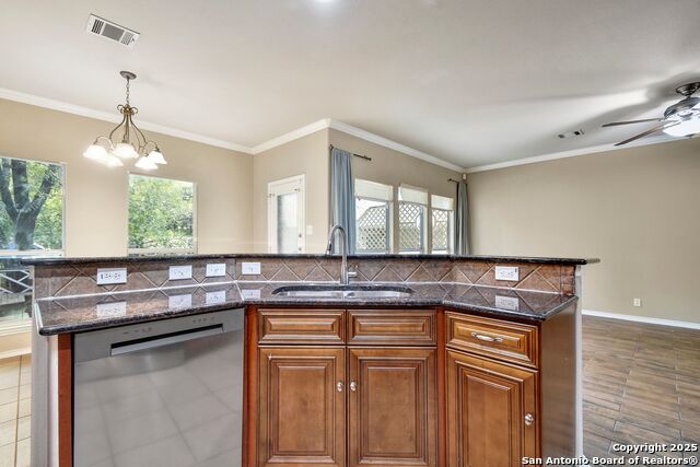 Image 9 of 34 For 638 Horn Run