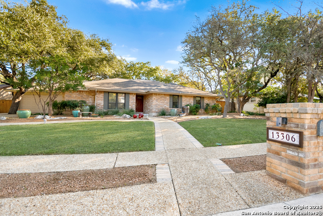 Listing photo id 5 for 13306 Vista Arroyo