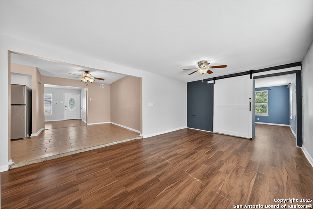 Image 11 of 34 For 189 National Blvd