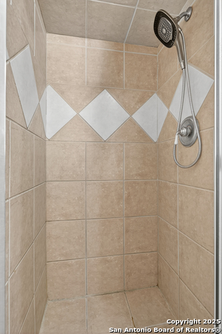 Image 25 of 34 For 189 National Blvd