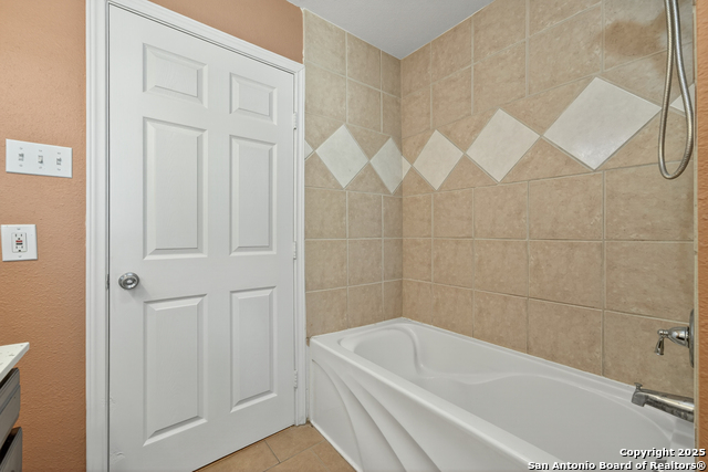 Image 28 of 34 For 189 National Blvd